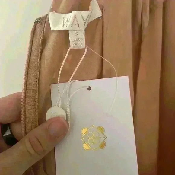 NWT WAYF Luxia Off Shoulder Lace Dress - Picture 7 of 8